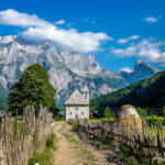 Riviera Shqiptare – Aty Ku Deti dhe Mali Krijojnë Mrekulli